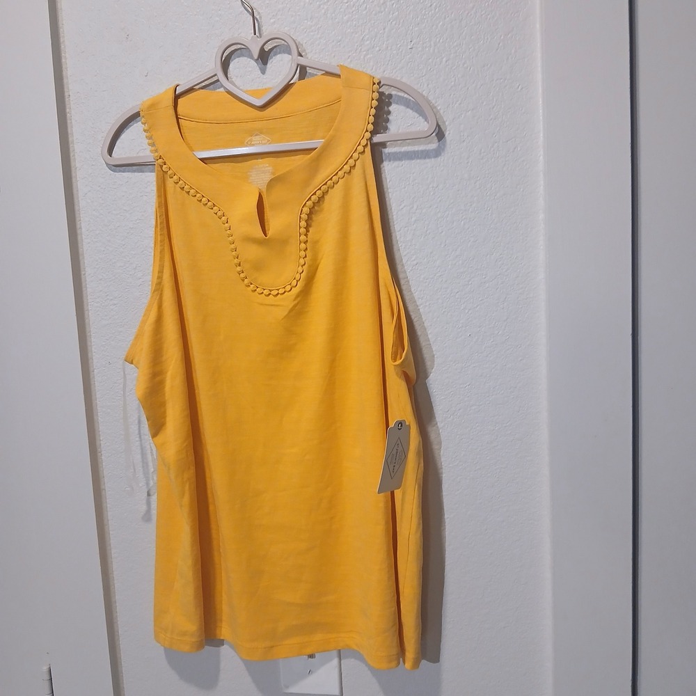 St John's Bay Womens XL Yellow Pom Pom Trim Split Neck Sleeveless Tank Top NWT